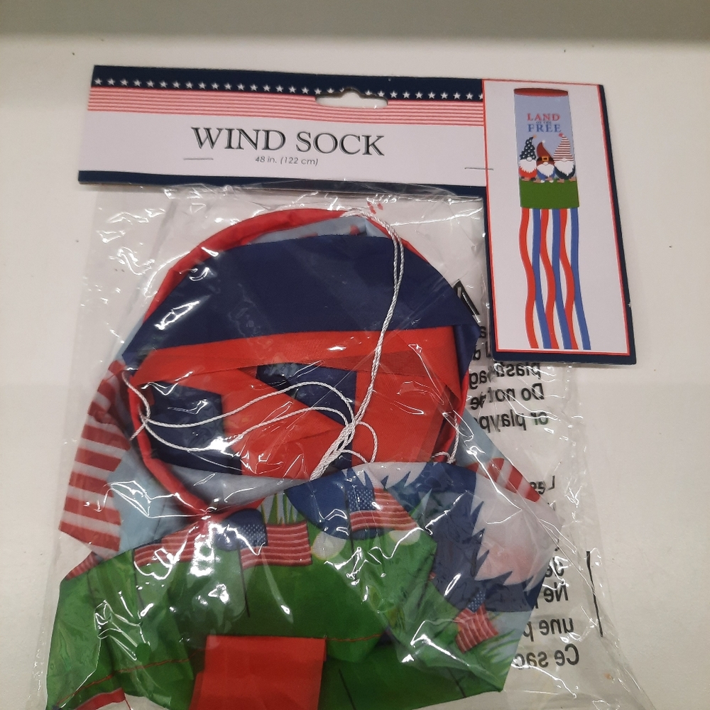 Wind sock with gnomes nwt